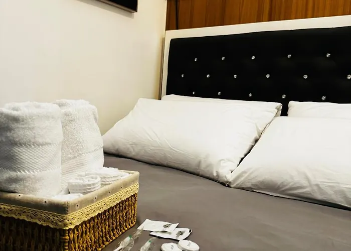 Melscape Lush 1br Unit Manila
